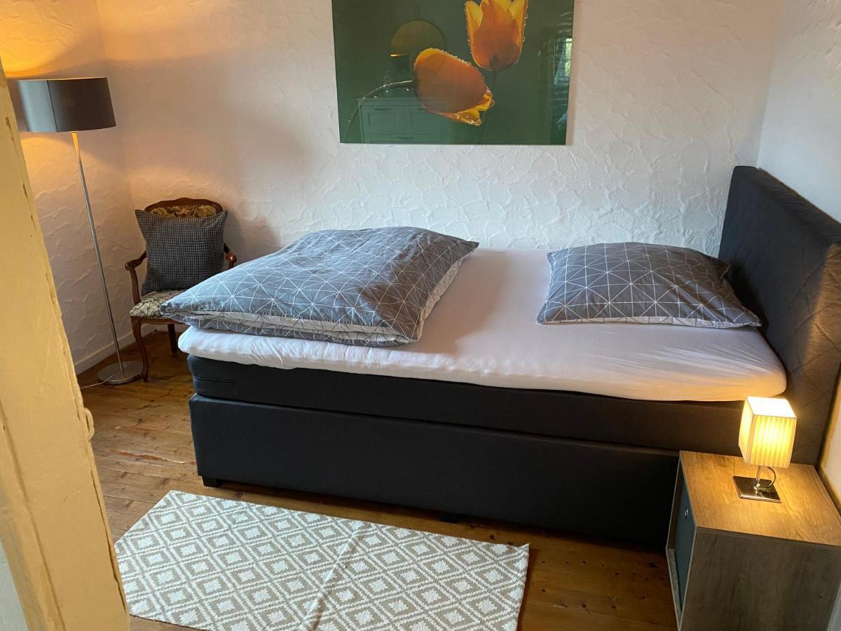 Villa Am Osterberg Büdesheim Esterno foto